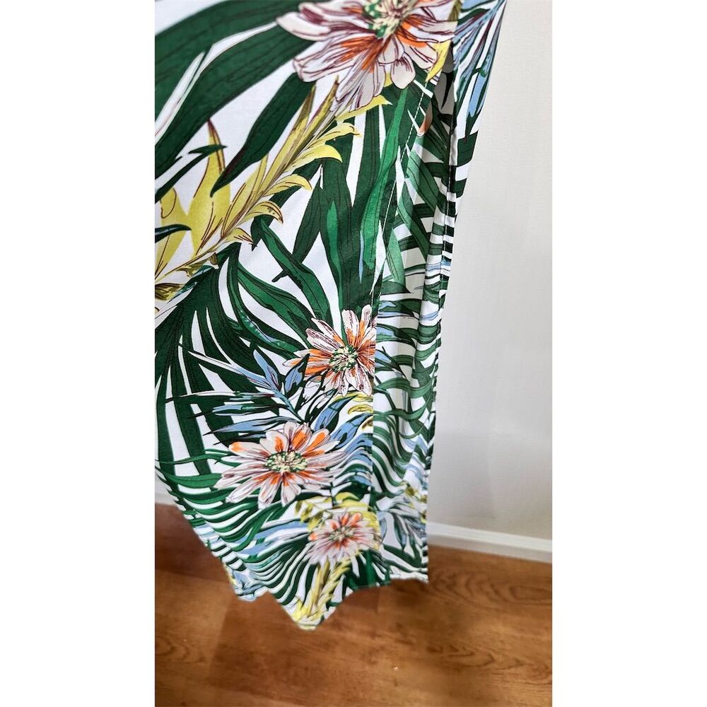 Fashion Nova Women's Tropical Floral Slit Leg Sleeveless V-Neck Size M J… - Picture 10 of 14